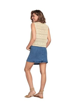 Falda Corta Con Botones Y Bolsillos Tipo Parche F7021 Azul Medio