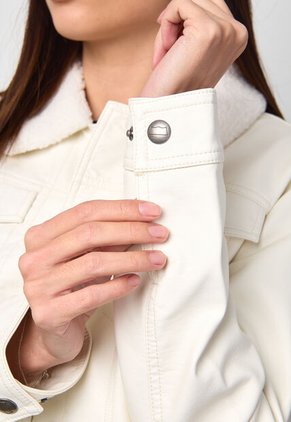 Chaqueta Levi's Marfil