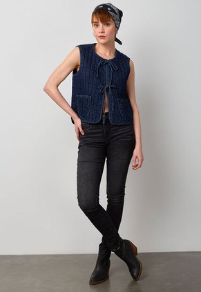 Jean Levi's 311 Shaping Skinny Fit Negro