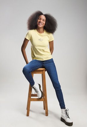 Camiseta Levi's Amarillo