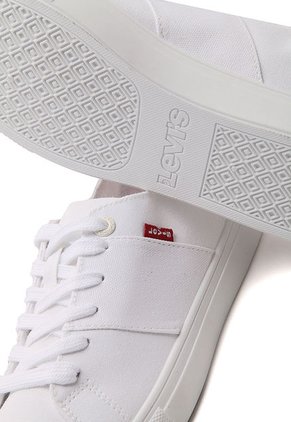 Tenis Blanco Levi´s Pillsbury