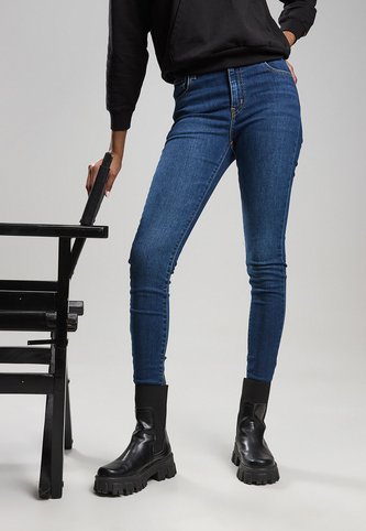 Jean Levi's 720 Super Skinny Fit Índigo Medio Levis