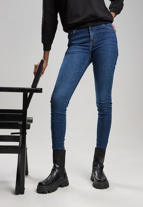 Jean Levi's 720 Super Skinny Fit Índigo Medio