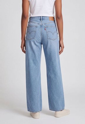 Jean Levi's Loose Boot Fit Índigo Claro