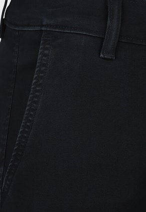 Pantalón Chino Levi's Slim Fit Negro