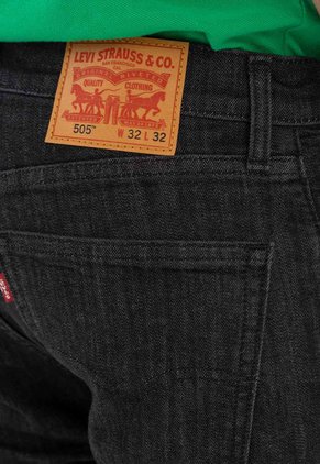 Jean Negro Levi's 505 Regular Fit