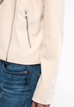 Chaqueta Levi's Marfil