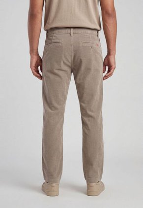 Pantalón Levi's XX Chino Relaxed Straight Fit Taupe