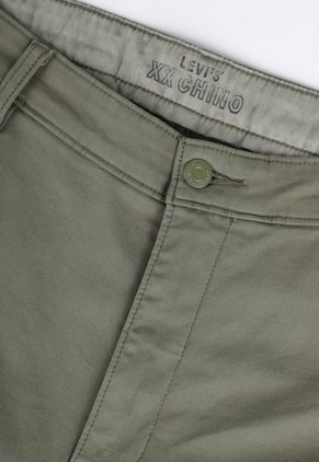 Pantalón Chino Levi's Standard Taper Fit Verde