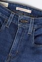 Jean Levi's 725 Bootcut Fit Índigo Medio de Levis