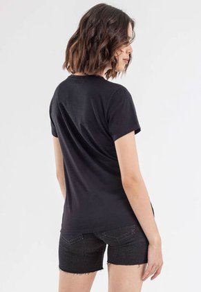 Camiseta  Negro-Blanco-Lila Levi's Graphic