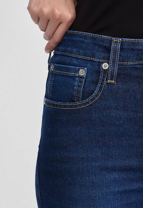 Jean Levi's 725 Bootcut Fit Índigo Oscuro