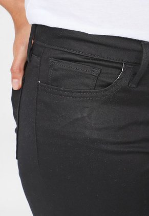 Jean Levi's 710 Super Skinny Fit Negro