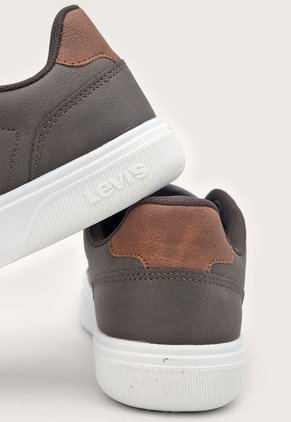 Tenis Lifestyle Marrón-Café-Marfil Levi's Carter NB