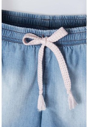 Short LittleMic En Denim Tono Medio Con Elástico En Cintura Para Niña 2T A 5T 2T