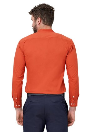 Camisa Los Caballeros Manga Larga Naranja Cuello Neru Slim Fit
