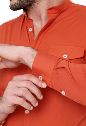 Camisa Los Caballeros Manga Larga Naranja Cuello Neru Slim Fit