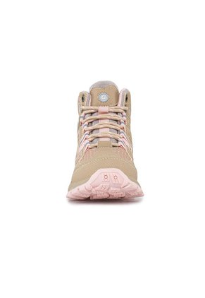 Botas Outdoor Helira Café Para Niña Los Gomosos