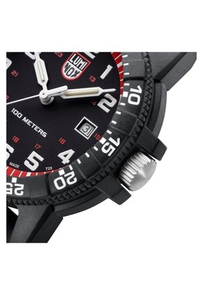 Reloj Luminox Modelo Xs.0335 Gris Hombre