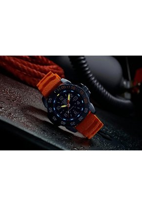 Reloj Luminox Modelo Xs.3253.cbnsf.set Amarillo Hombre