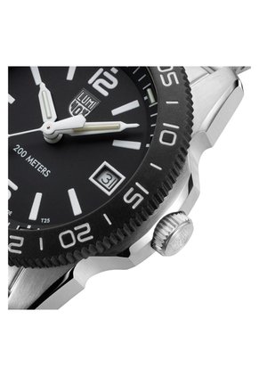 Reloj Luminox Modelo Xs.3122m Plateado Hombre