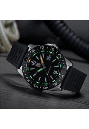 Reloj Luminox Modelo Xs.3121.1 Negro Hombre