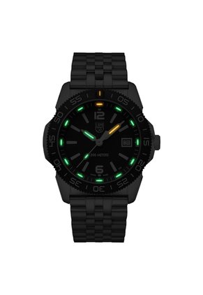 Reloj Luminox Modelo Xs.3122m Plateado Hombre