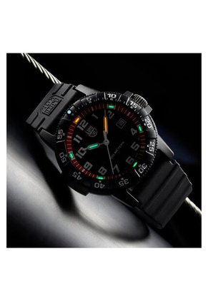 Reloj Luminox Modelo Xs.0335 Gris Hombre