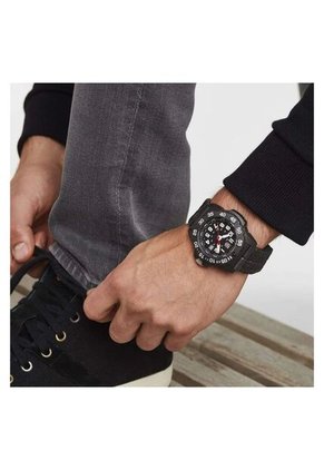 Reloj Luminox Modelo Xs.3502.l Negro Hombre
