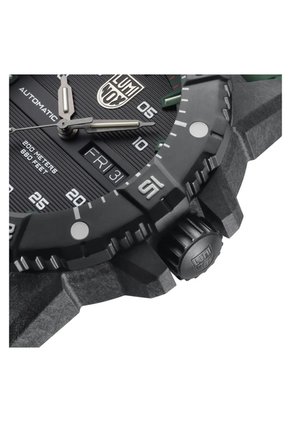 Reloj Luminox Modelo Xs.3877 Verde Hombre