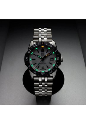 Reloj Luminox Modelo Xs.3126m.1 Plateado Mujer