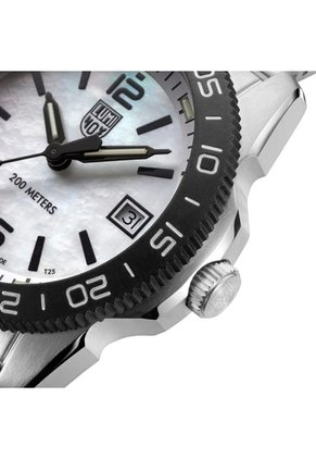 Reloj Luminox Modelo Xs.3126m.1 Plateado Mujer