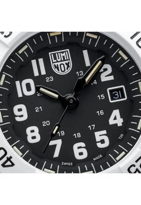 Reloj Luminox Modelo Xs.3507.wb Blanco Hombre