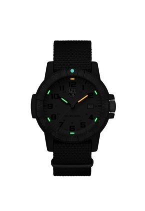 Reloj Luminox Modelo Xs.0337 Gris Hombre