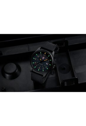 Reloj Luminox Modelo Xl.1977 Negro Hombre