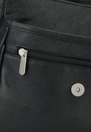 Bolso Manos Libres Macoly 038 Cuero Negro Liso