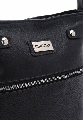 Bolso Manos Libres Macoly 864 Cuero Negro Liso Niquel