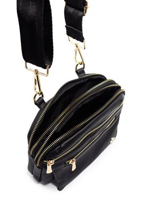 Bolso Manos Libres Macoly M430 Cuero Negro Liso Oro