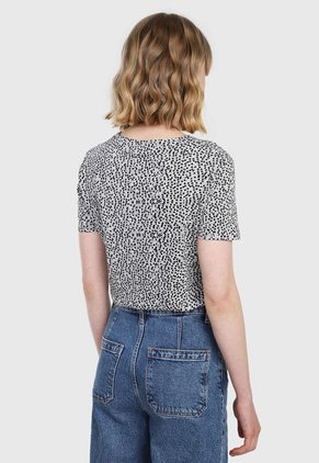 Camiseta Gris-Negro-Blanco MNG