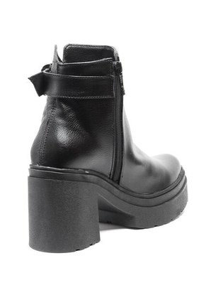 Botines Negro Maniqueo Essia