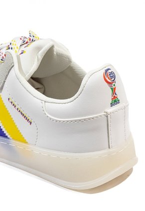 Tenis Tricolor Maniqueo Colombia