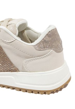 Tenis Beige Maniqueo Eclat