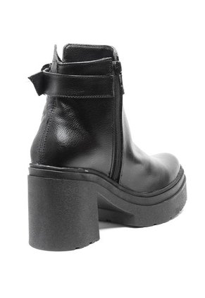 Botines Negro Maniqueo Essia