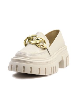 Mocasines Mujer Charol Beige Maniqueo Giorgia