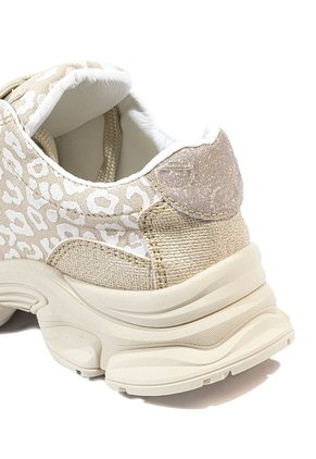 Tenis Beige Maniqueo Linear