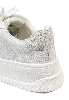Tenis Blanco Maniqueo Zenit