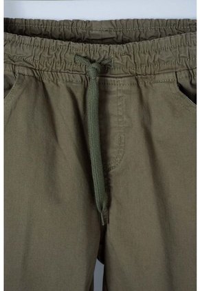 Pantalón De Mic Con Cordón Verde Para Niño 8