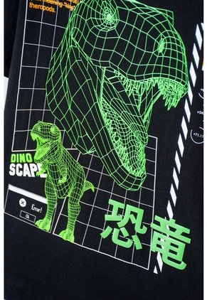 Camiseta Mic Negra Estampada Para Niño 10