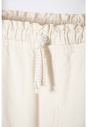 Jogger De Mic Con Cordón Marfil Para Niña 12