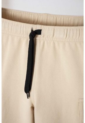 Bermuda De Mic Con Bolsillos Laterales Beige Para Niño 6